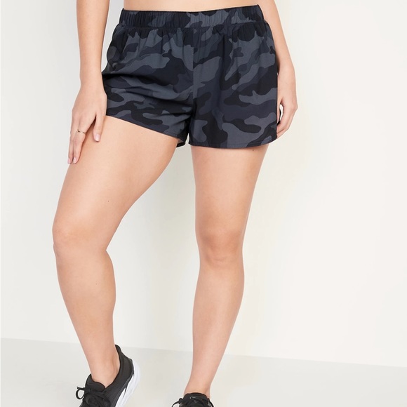 NWT OLD NAVY Mid-Rise StretchTech Dolphin-Hem Run Shorts 3-inch inseam - Picture 4 of 9